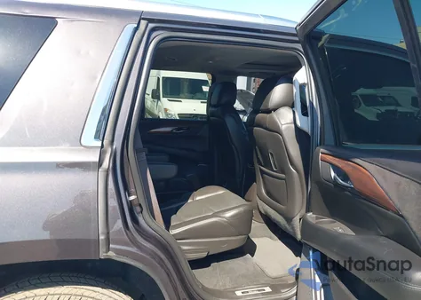 2015 Cadillac Escalade Luxury z USA, uszkodzony, nr VIN 1GYS4BKJ4FR196456